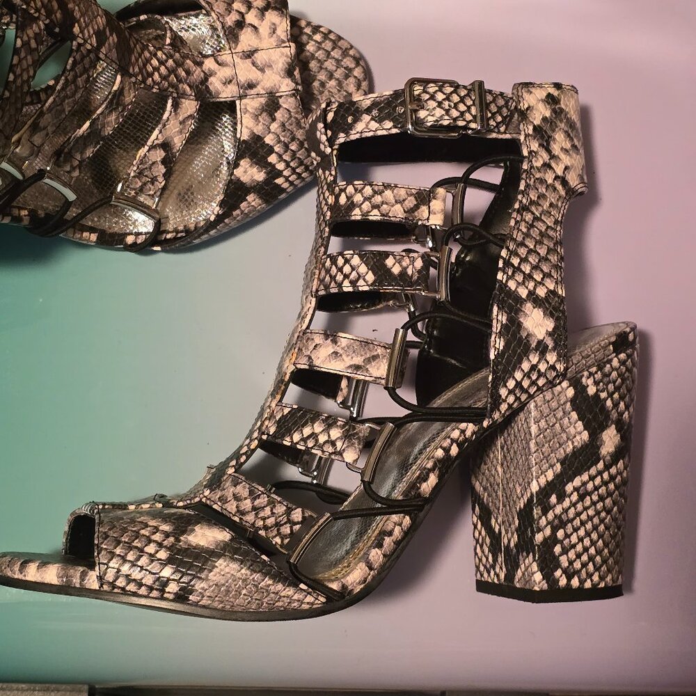 New! Dillards GIANI BINI Size 11!